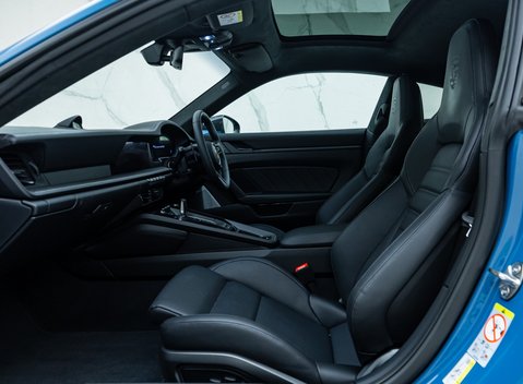Porsche 911 Carrera 4 GTS (992.2) 18