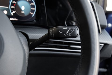 Volkswagen Golf R-LINE TSI 18