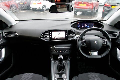 Peugeot 308 PURETECH S/S ALLURE DIGITAL 3