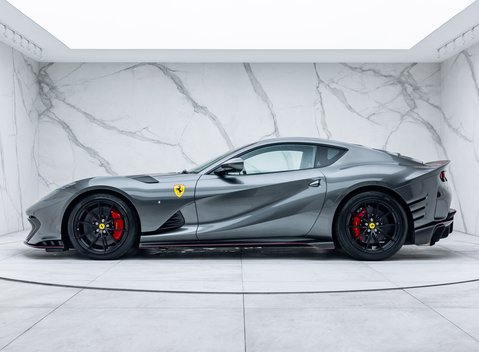 Ferrari 812 Competizione 2