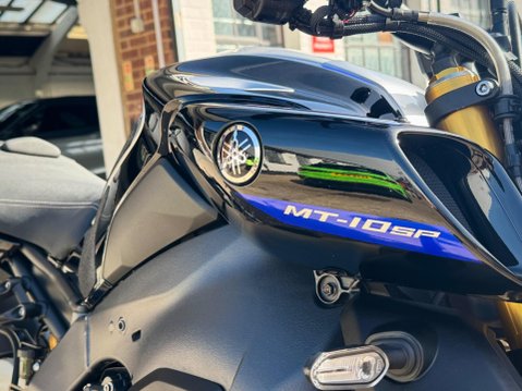 Yamaha MT-10 1000 SP Hyper-naked Euro 5 22