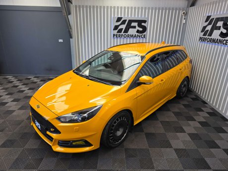 Ford Focus 2.0T EcoBoost ST-3 Estate 5dr Petrol Manual Euro 6 (s/s) (250 ps) 14