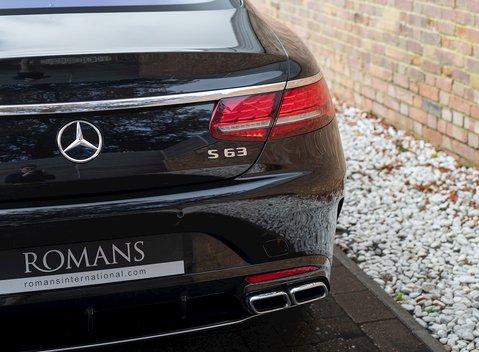 Mercedes-Benz S63 AMG Coupe 22