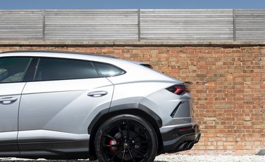 Lamborghini Urus 38