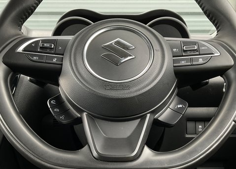 Suzuki Swift SZ5 DUALJET MHEV 24