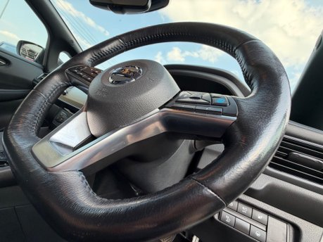 Nissan LEAF TEKNA 16