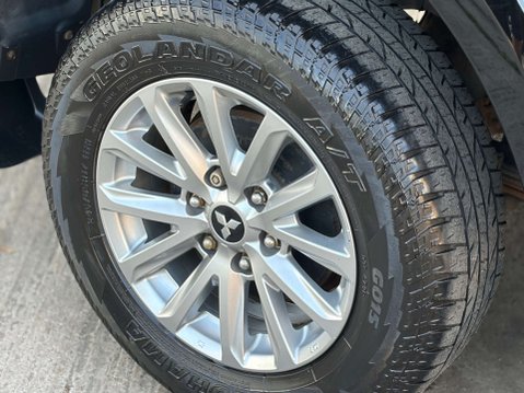 Mitsubishi L200 2.4 L200 Warrior DI-D 4WD 12