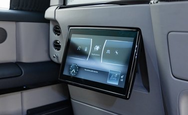 Rolls-Royce Phantom VIII EWB 43