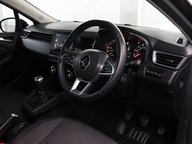 Renault Clio ICONIC TCE 5