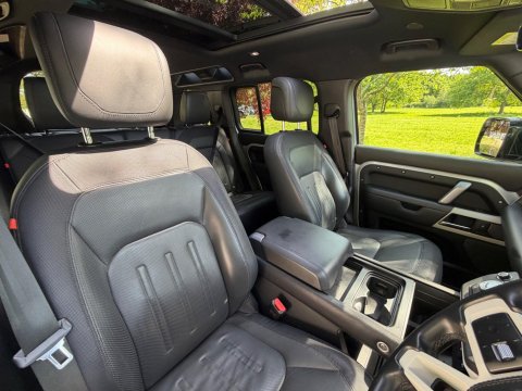 Land Rover Defender X-DYNAMIC S MHEV 28