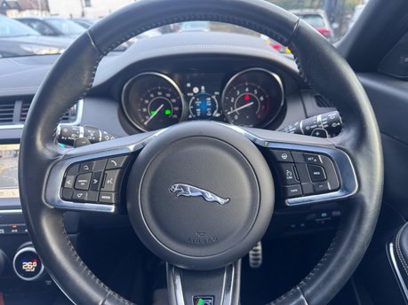 Jaguar E-Pace R-DYNAMIC S 16