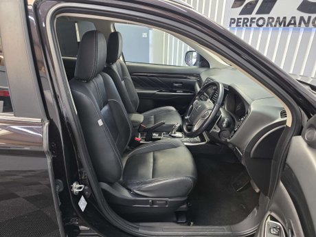 Mitsubishi Outlander 2.0h 12kWh GX4h SUV 5dr Petrol Plug-in Hybrid CVT 4WD Euro 6 (s/s) (200 ps) 19
