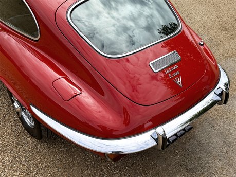 Jaguar E-Type 2+2 25