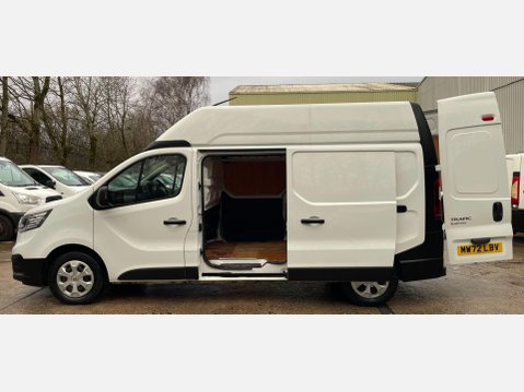 Renault Trafic 2.0 dCi Blue LH30 Business Panel Van 5dr Diesel Manual L2 H2 Euro 6 (s/s) ( 16