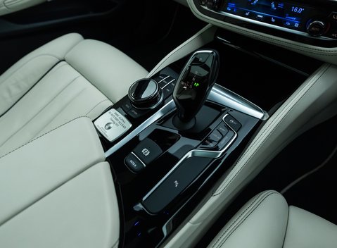 BMW Alpina B5 Touring 28