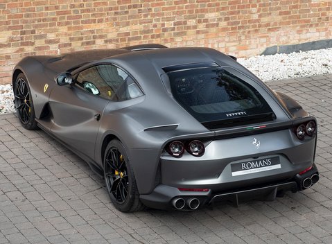 Ferrari 812 Superfast 9