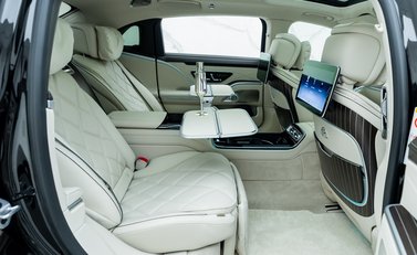 Mercedes-Benz S Class S580 Maybach First Class 17