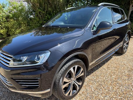 Volkswagen Touareg 3.0 TDI V6 BlueMotion Tech R-Line SUV 5dr Diesel Tiptronic 4WD Euro 6 (s/s) 7