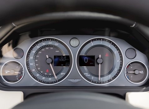 Aston Martin V12 Vantage S Roadster 17