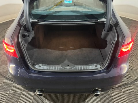 Jaguar XF D V6 S 8