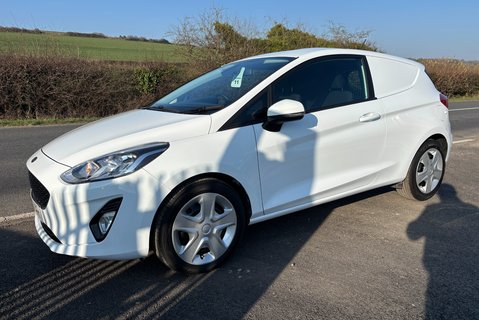 Ford Fiesta Base 85 ps Tdci Car Derived Panel Van - Air Con & Sat Nav 1