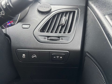 Hyundai ix35 1.7 ix35 Premium 2WD CRDI 5dr 27