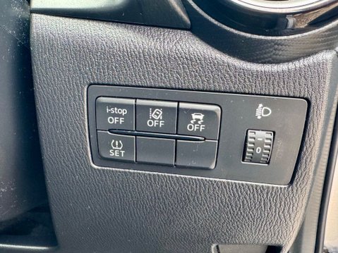 Mazda 2 SE-L NAV 19