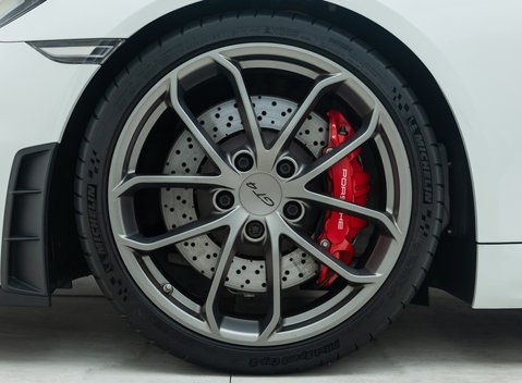 Porsche Cayman GT4 (718) 24