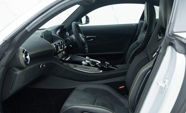 Mercedes-Benz AMG GT R Premium 11