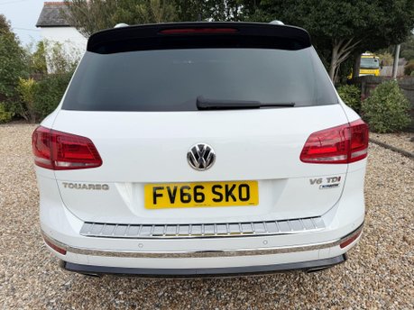 Volkswagen Touareg 3.0 TDI V6 BlueMotion Tech R-Line Tiptronic 4WD Euro 6 (s/s) 5dr 11