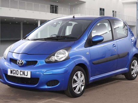 Toyota Aygo 1.0 Aygo Blue VVT-i Semi-Auto 5dr 16