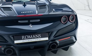 Ferrari F8 SPIDER 36