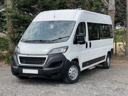 Peugeot Boxer BLUEHDI 335 L3H2 15 Seat NON-D1 minibus with AC, Sensors, Cruise. ULEZ