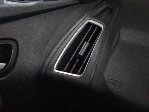 Ford Focus 1.0 Titanium 5dr 77