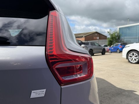 Volvo XC40 Recharge Twin 82kWh Core SUV 5dr Electric Auto AWD (408 ps) 19
