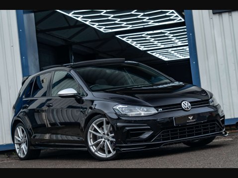 Volkswagen Golf 2.0 Golf R TSi Semi-Auto 4WD 5dr 29