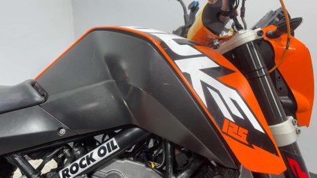 KTM Duke 2011 32K GOOD RUNNING SUPERMOTO PROJECT BIKE 125CC 15BHP 21