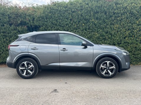 Nissan Qashqai (Sold) 1.3 DIG-T MHEV N-Connecta SUV 5dr Petrol Hybrid Manual Euro 6 (s/s) 29