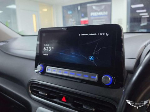 Hyundai KONA 64kWh Premium Auto 5dr (10.5kW Charger) 35