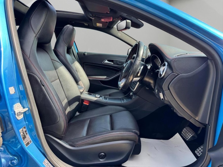 2015 Mercedes-Benz GLA — image 13