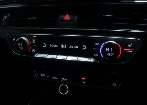 Audi A4 2.0 A4 Black Edition 35 TFSI Semi-Auto 4dr 30