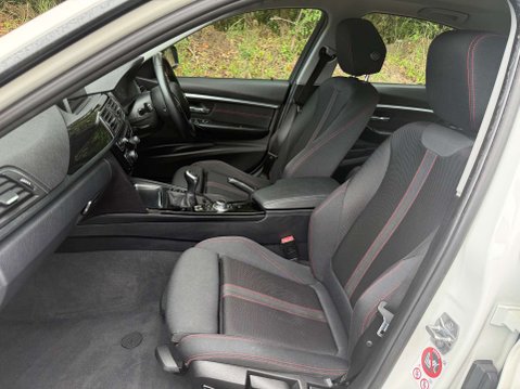 BMW 3 Series 2.0 320i Sport 4dr 21