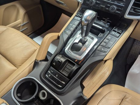 Porsche Cayenne 3.0 Cayenne V6 D Tiptronic S 4WD 5dr 58
