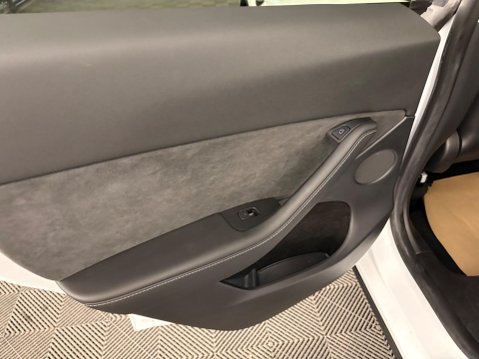 Tesla Model Y Auto RWD 5dr 20