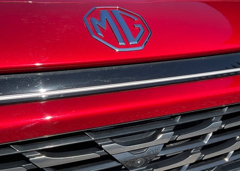 MG HS 1.5 T-GDI TROPHY 4