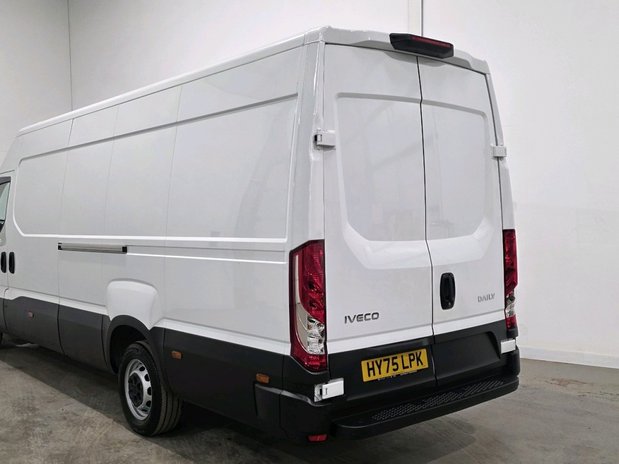Iveco Daily Daily 35C14 Diesel 2.3 High Roof Business Van 4100L WB Hi-Matic 11