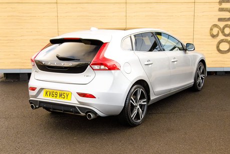Volvo V40 T2 R-DESIGN EDITION