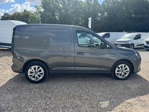 Ford Transit Connect SWB L1H1 Low Roof Limited Air Con Alloys Sensors Cam EURO 6 NO VAT 5