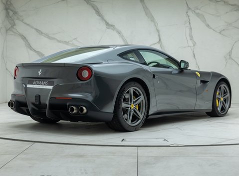 Ferrari F12 Berlinetta 7