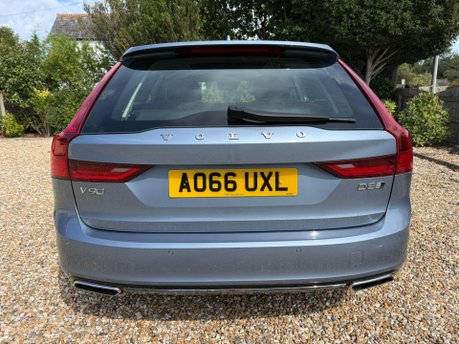 Volvo V90 2.0 D5 PowerPulse Inscription Auto AWD Euro 6 (s/s) 5dr 11